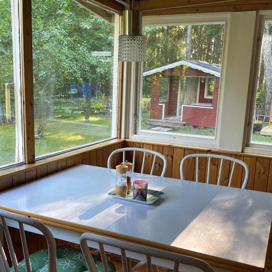 Sjoenaera Stuga Norrtälje Exteriör bild